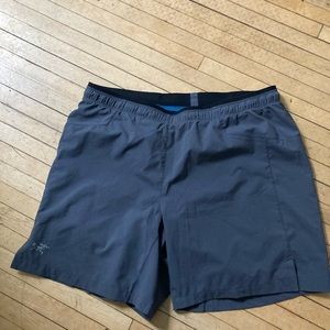 Arcteryx Cormac men’s shorts - size L
